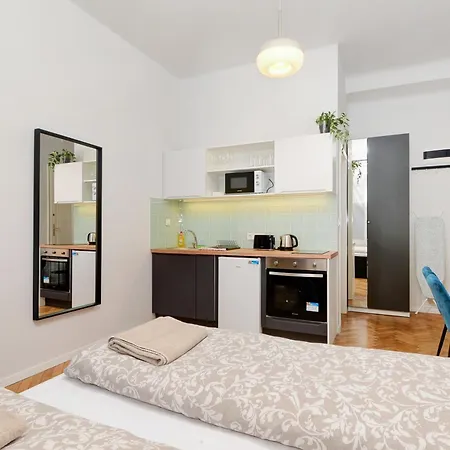 Boutique R611 * 布达佩斯