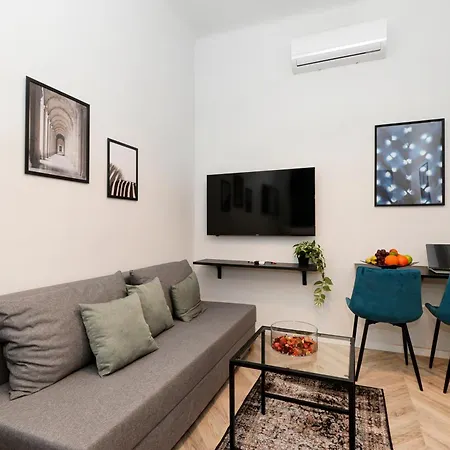 Boutique R611 Apartament