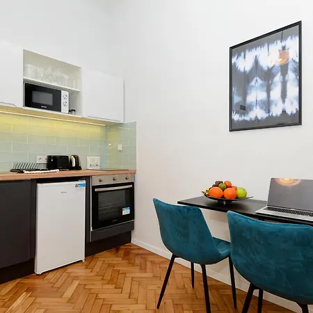 Boutique R611 Apartament *